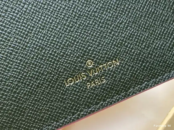 First bag ru PASSPORT COVER-10*14*2.5CM Vuitton Louis 0502
